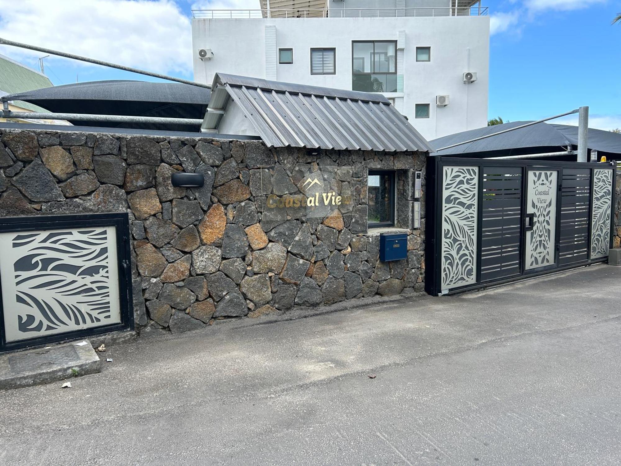 Coastal View Apartments Grand-Baie Eksteriør bilde